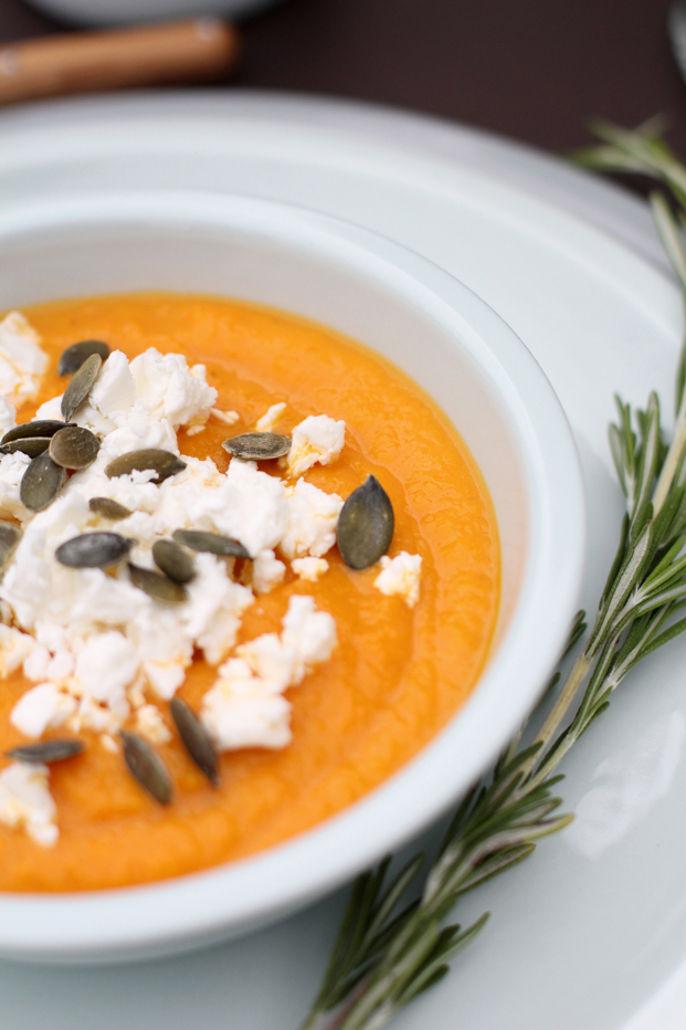 Recette soupe froide de carottes, feta & graines de courge - Besly